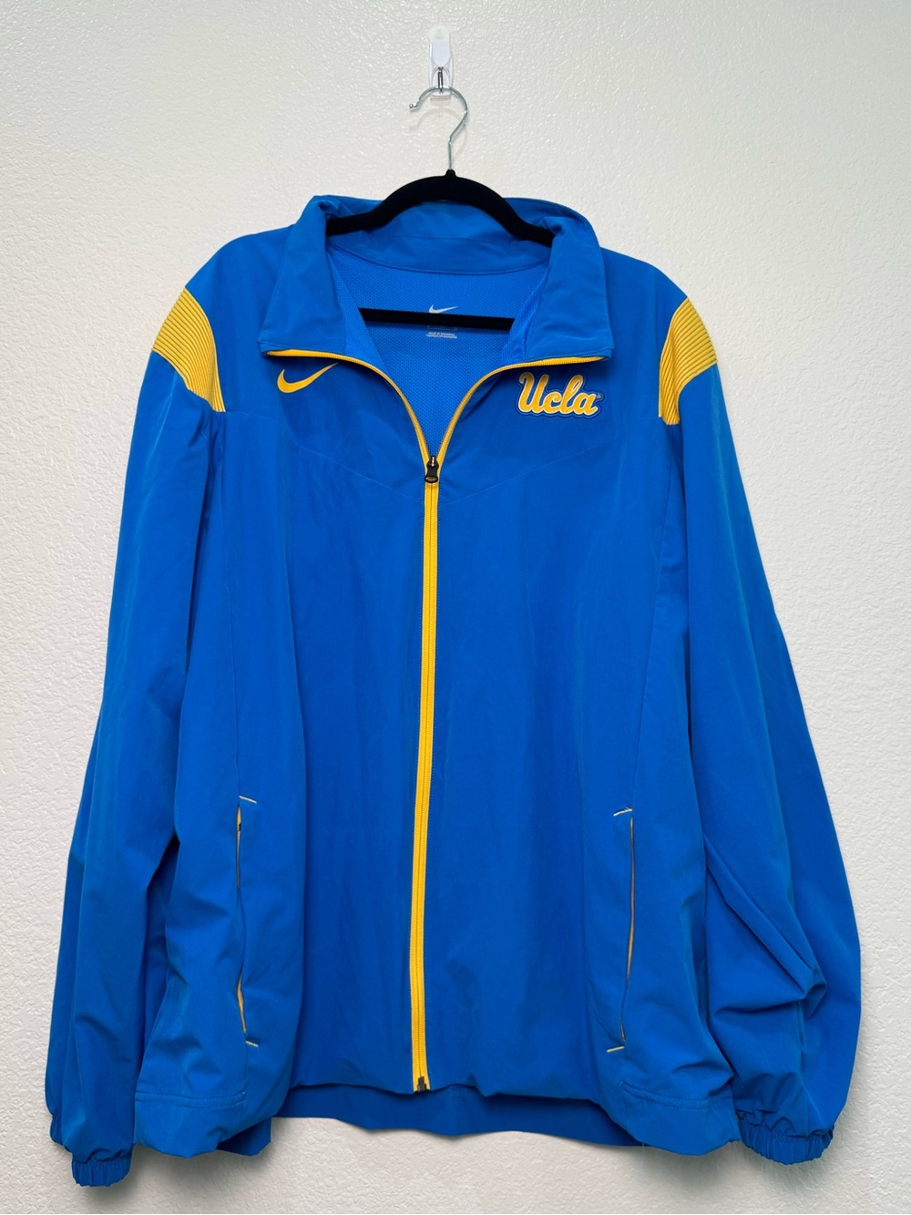 Nike UCLA Bruins On Field Sideline Jacket Mens XL Blue Gold DN6264-403 NCAA